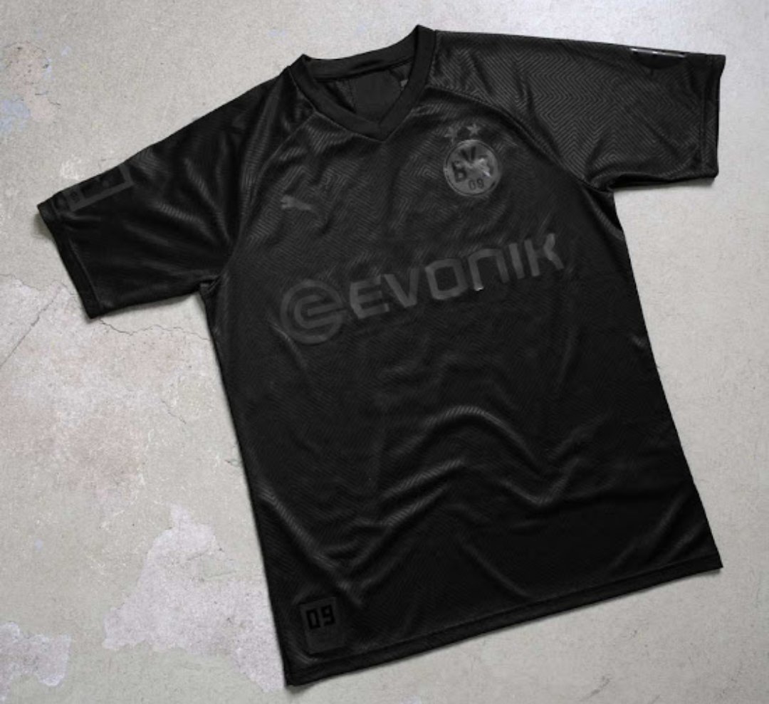 AwayDaysClub_'s tweet photo. COMPETITION: If Erling Haaland scores against PSG we'll giveaway another stunning Borussia Dortmund anniversary shirt 😍⚽️

Simply retweet and follow @bet_clever and @football to enter ✅🔁 https://t.co/I9NRPtHDAx