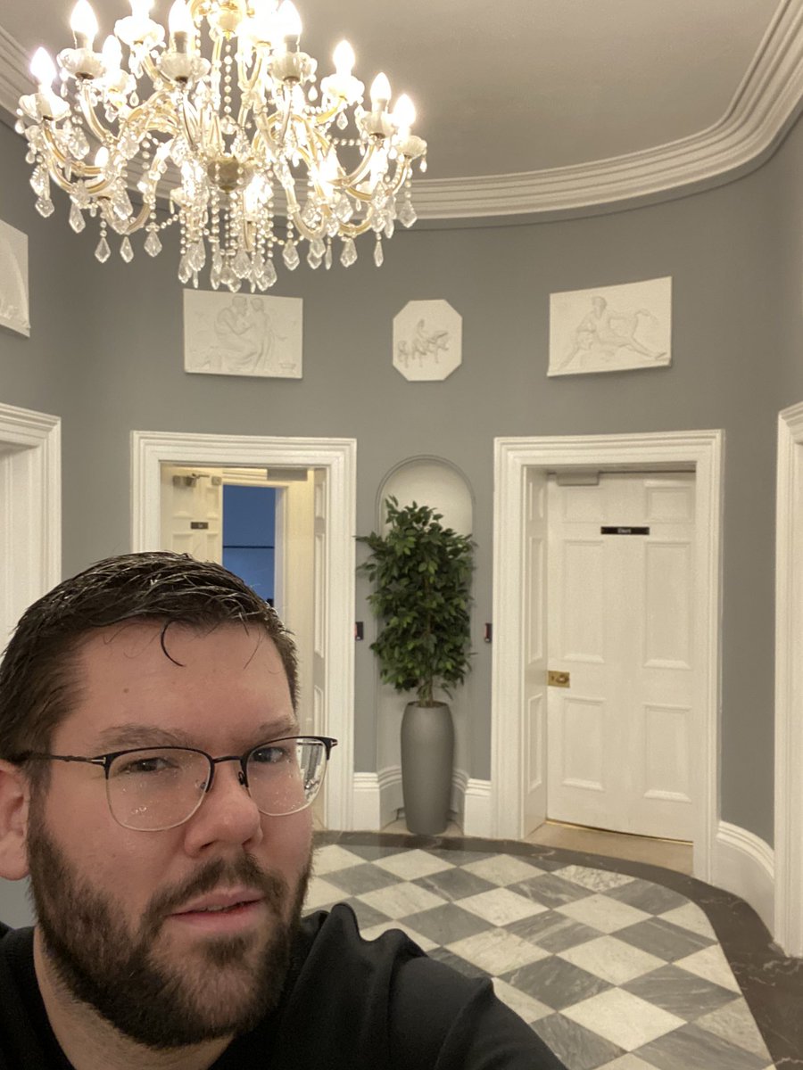 CameronHodder's tweet image. Screw you Denis, the wet look doesn’t work for me or my @BootsUK shopping. (Thanks to the many who took pity on me and helped chase down my bagful of man scrub essentials) #Exeter #StormDenis #Devon