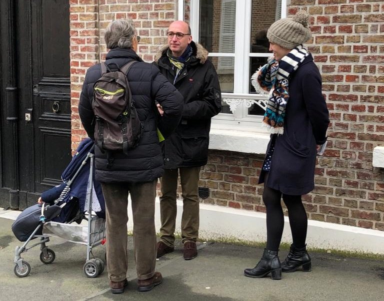 JYB80's tweet photo. Matinée active et encourageante dans les rues d'Henriville.
Amiens c'est vous ! https://t.co/AqIYtHj2e6