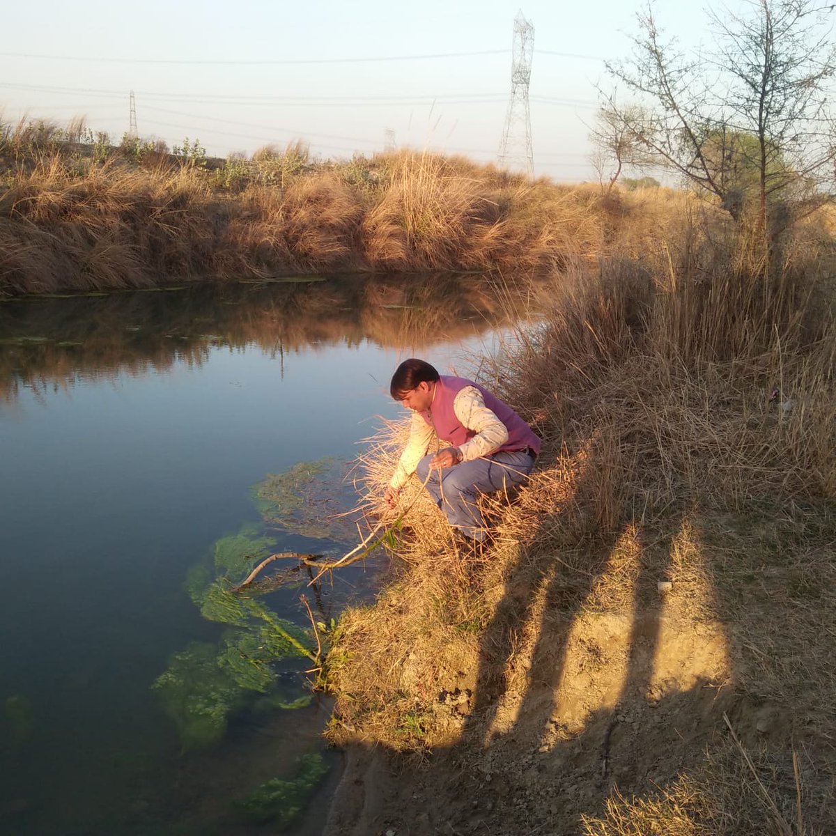 mpimoicghiror's tweet photo. SUNSET on ISHAN river near shyampur mainpuri https://t.co/PypBXOx3ho