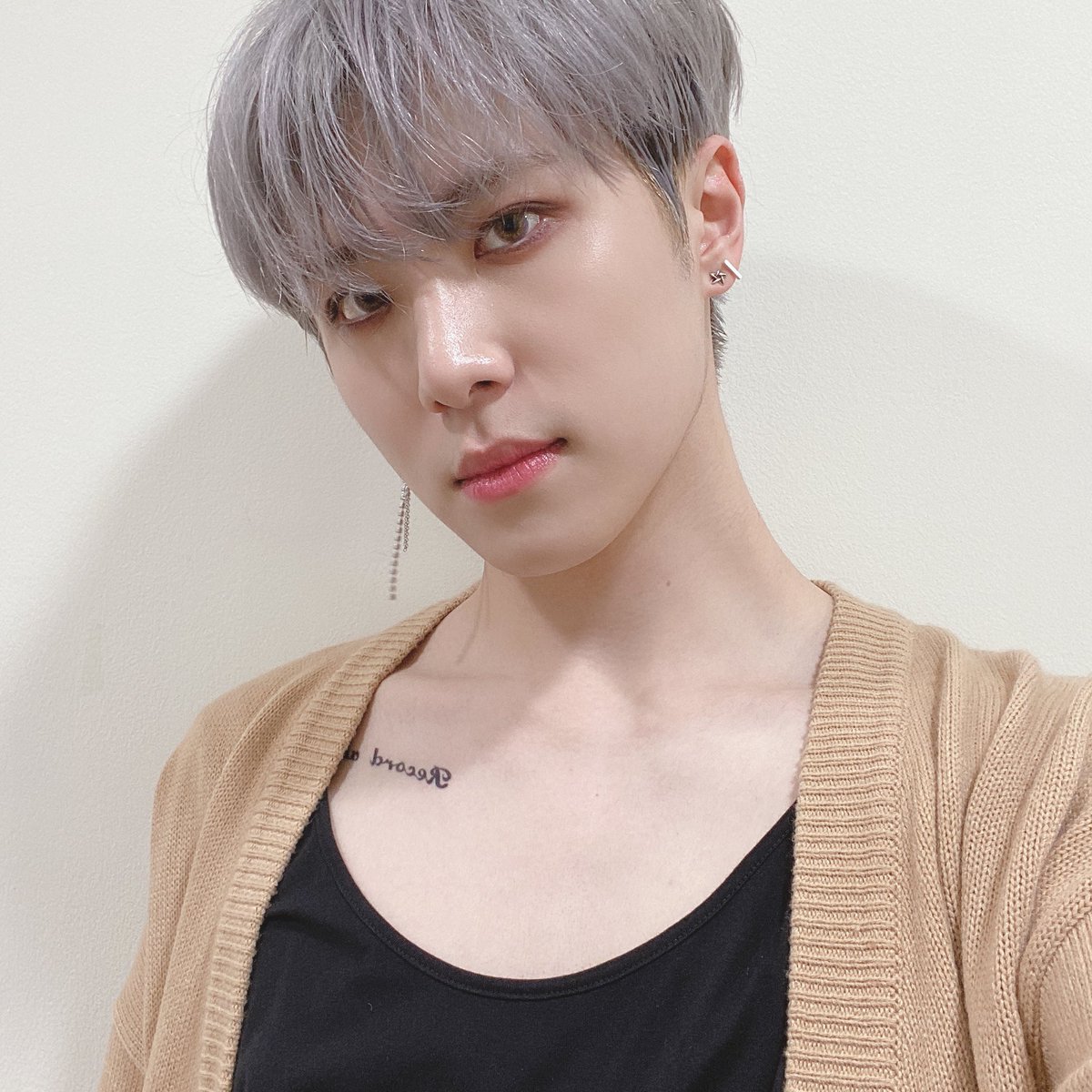 KDH_official's tweet photo. ❤️🖤 https://t.co/r7avtjO8Ad