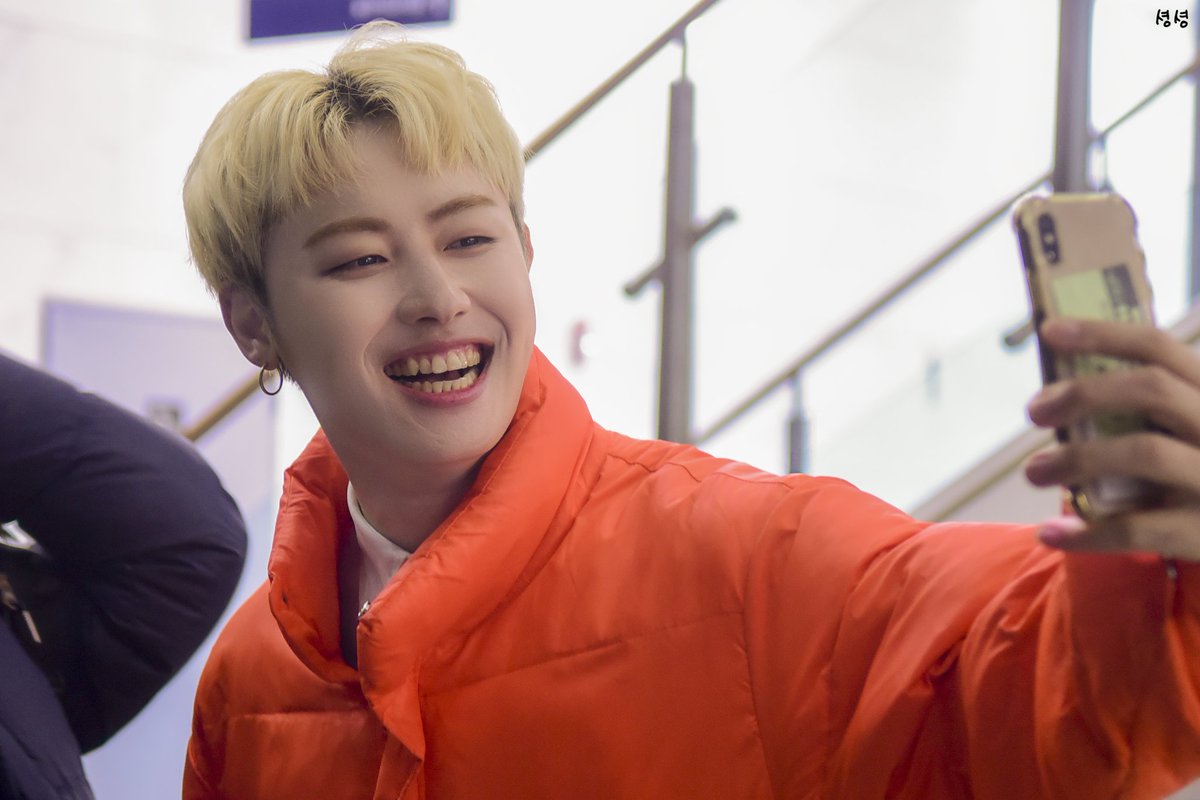 bbc_syung's tweet photo. 20200106월 파오케 #Power_Of_K
#유권 #김유권 #미니팬미팅 

필터 보고ㅋㅋㅋ 해맑ㅋㅋㅋ

@blockb_official #셩셩 https://t.co/mRC2IVkxDm