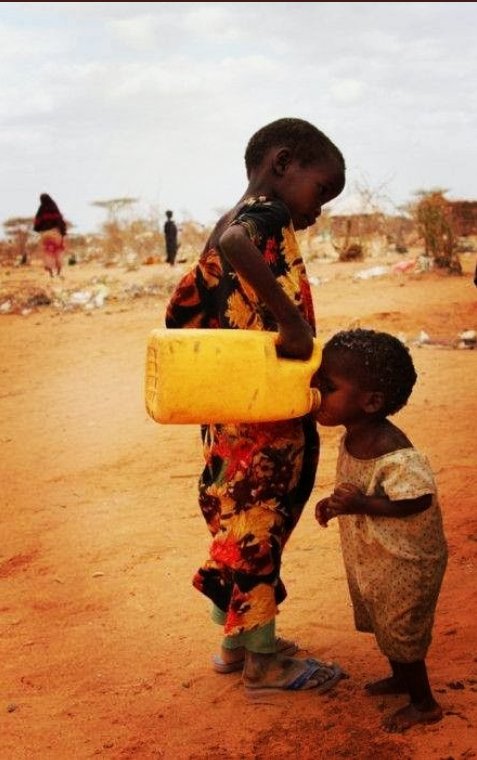 HansTenywa's tweet photo. You are destroying the environment and u have been enjoying it since your childhood what are u leaving us to face when u leave #NoCleanWater😭😭😭 #NoCleanAir😭😭 #earthhourUg2020 #EHKyu2 #EHKyu5 @Andrew88820142 @AdamSrigley @WWFUganda @WWF_Kenya @NolanQ13 @vanessa_vash @KaoHua3 https://t.co/epR02D5MyQ