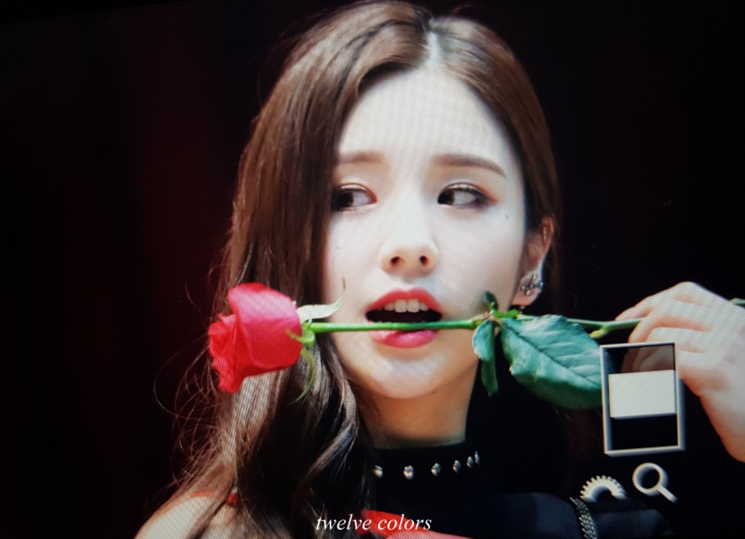twelvecolors's tweet photo. 200215
#이달의소녀 #LOONA #희진 #HeeJin https://t.co/QW49JhCnmB