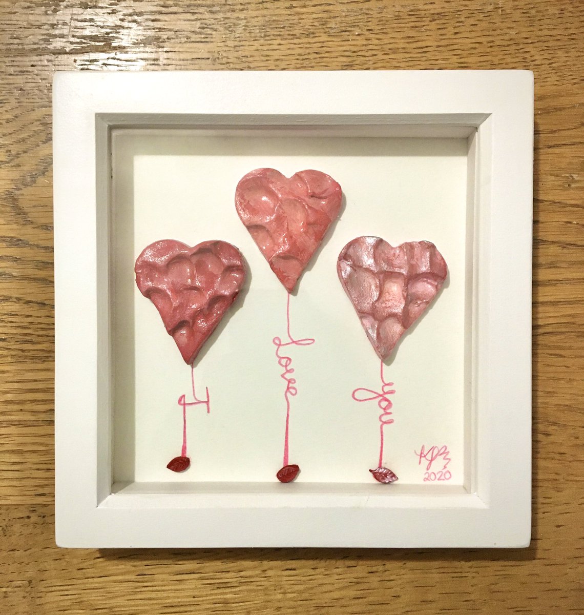 tcupvintage's tweet photo. A second commission this week on a variation of this. An #artists work is never done 🤩👍🏻 thanks for being patient. Currently a 15 day wait on orders. #keepthemcoming #art #artist #southwold #cambridge #everypieceunique #teacupvintage #love #hearts https://t.co/QtZiMwvv5F