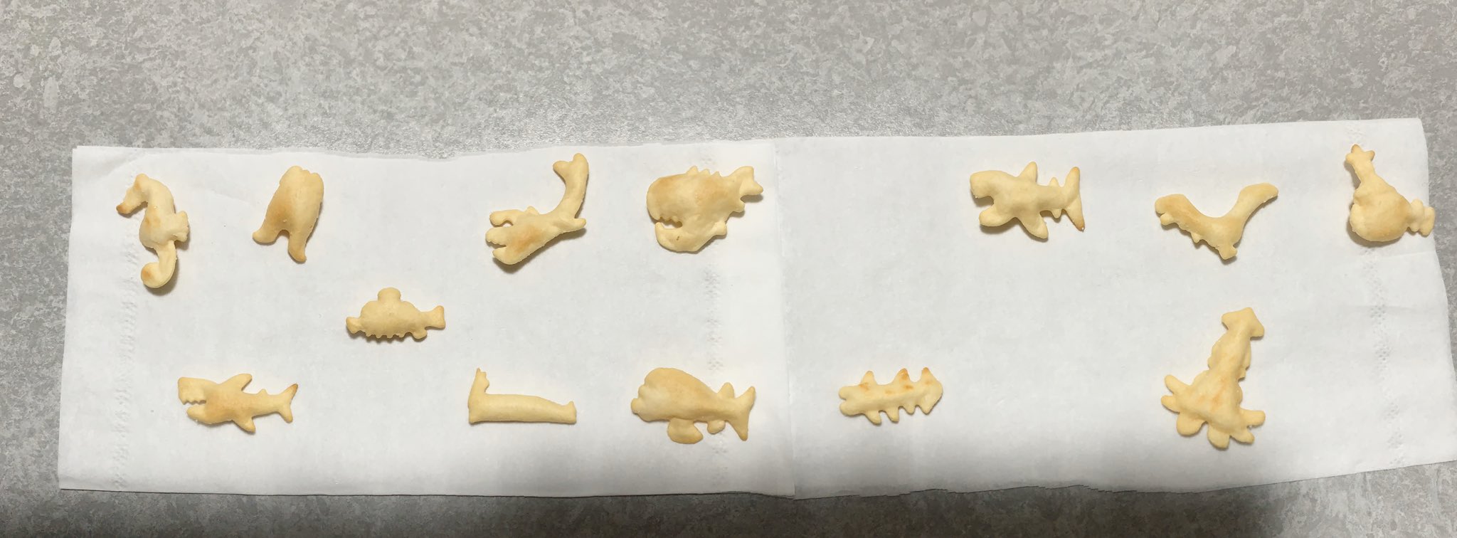 Yoshiki おっとっと深海生物 新しくなった深海魚のやつこんだけでたw シークレットは前のアノマロカリスと新しいのは誰やw T Co Jykje4ojbm Twitter