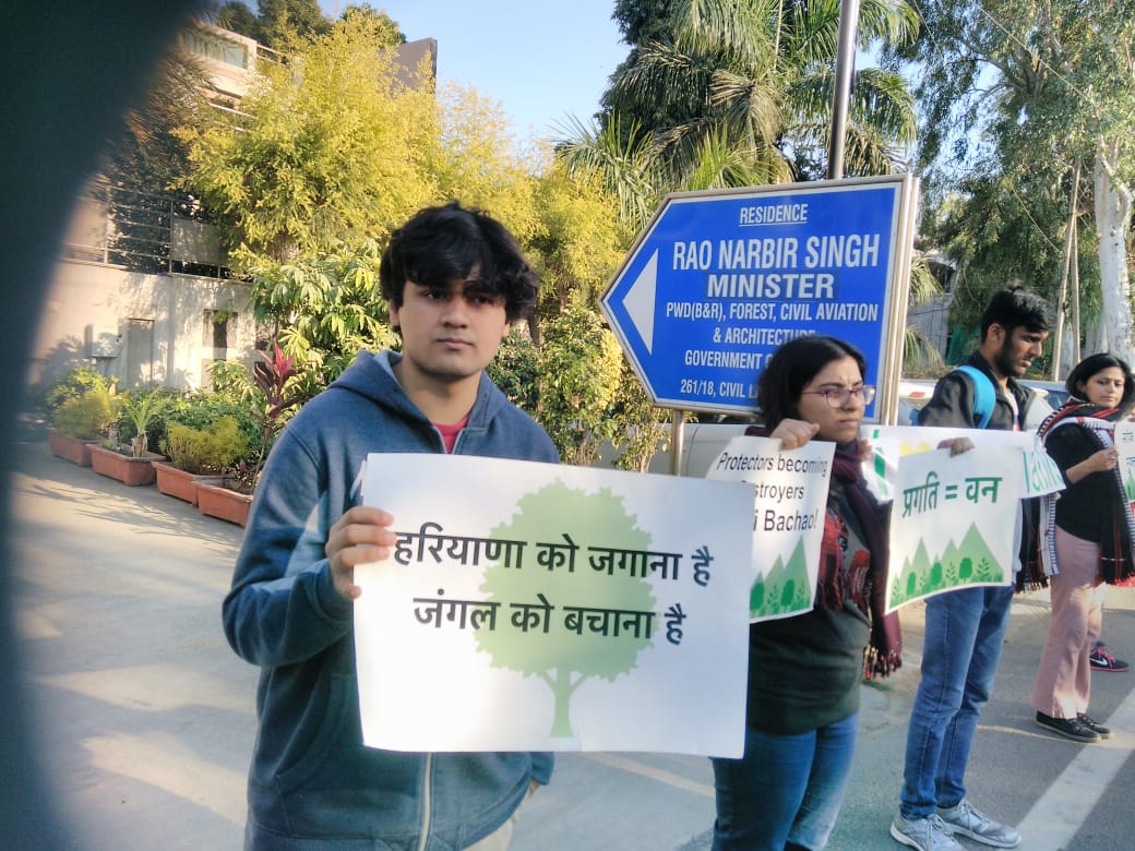 pallaviti's tweet photo. Aravalli is the lungs of NCR and today the silence was loud enough to convey the msg that we want Aravalli to flourish.We won't let it go #AravalliBachao #WithdrawPLPAamendmentbill @mlkhattar @narendramodi @Dchautala @rakeshdaultabad @cmohry @rajeevdTOI @PMOIndia https://t.co/OycD5bQGi3