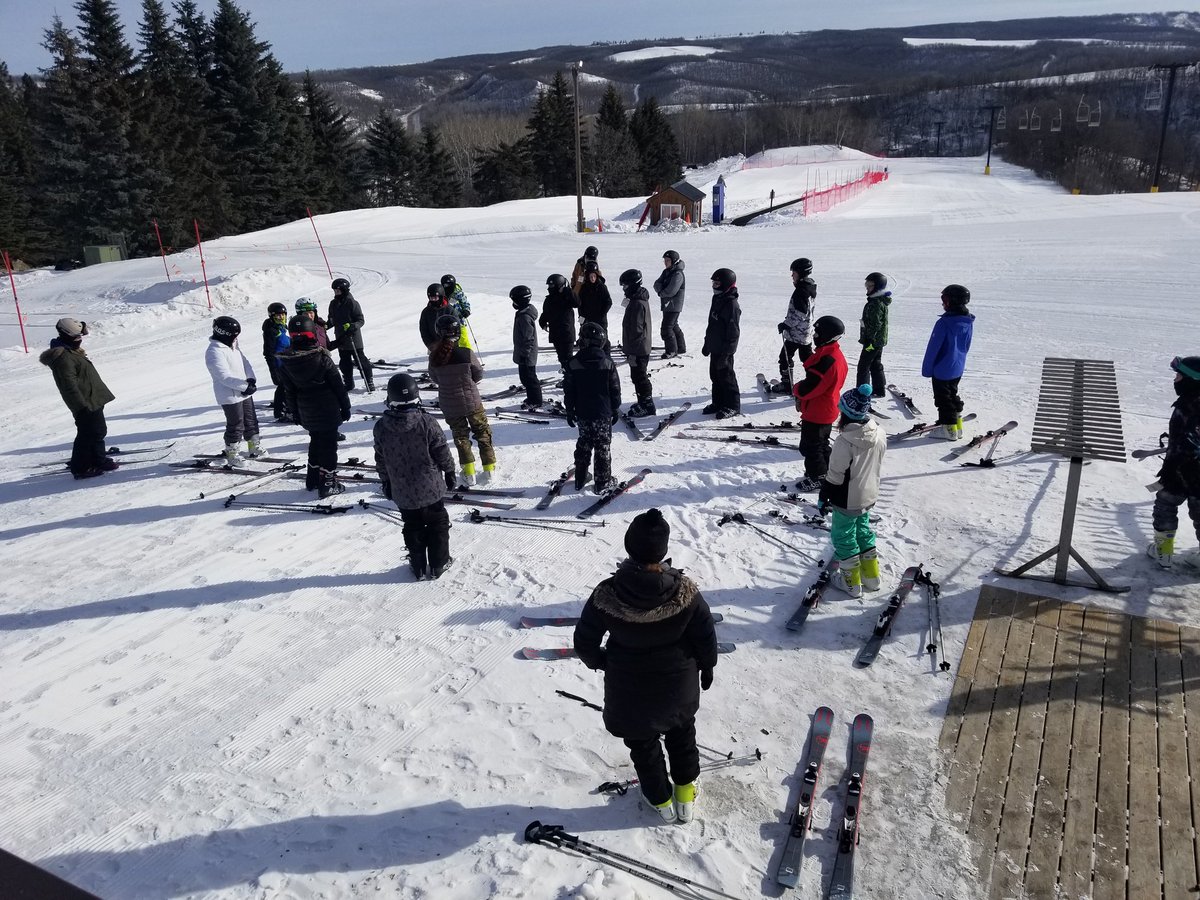 Cappon6thGrade's tweet photo. Great day on the slopes learning new skills #TRex2020 #middleschool4life https://t.co/NWmgWZjfvr