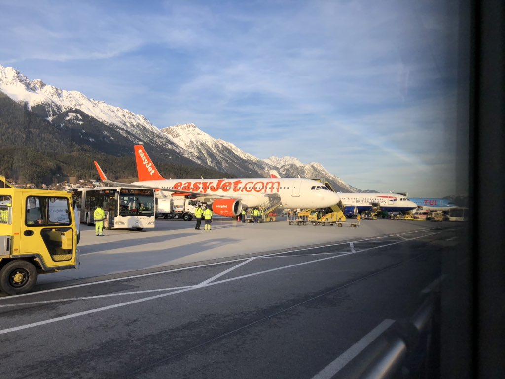 musingsofh's tweet image. I feel for you @easyJet - the experience of boarding at #innsbruckairport is utterly soul destroying. Sat on a bus for 30 minutes on the runway! So glad we purchased #speedyboarding