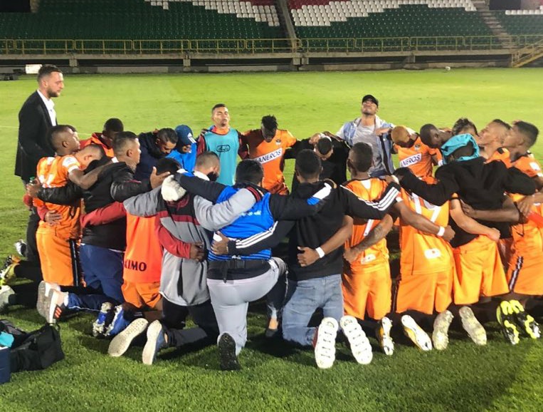 Cmina_04's tweet photo. Día de futbol...
Vamos @ClubLlanerosFC 
Hoy nos enfrentamos a Orsomarso a las 03:00pm en el estadio la Independencia
Vamos Muchachos!!
Vamos Llaneros @ClubLlanerosFC https://t.co/P0hwi4KtEc