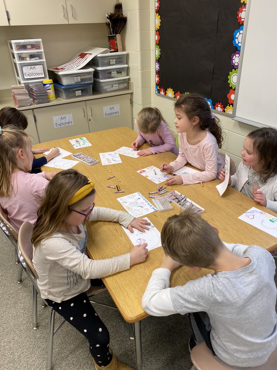 MrsBurnsKB's tweet photo. Art Explorer Time in KB!  @MrsBurnsKB https://t.co/k4m5ILjGm9