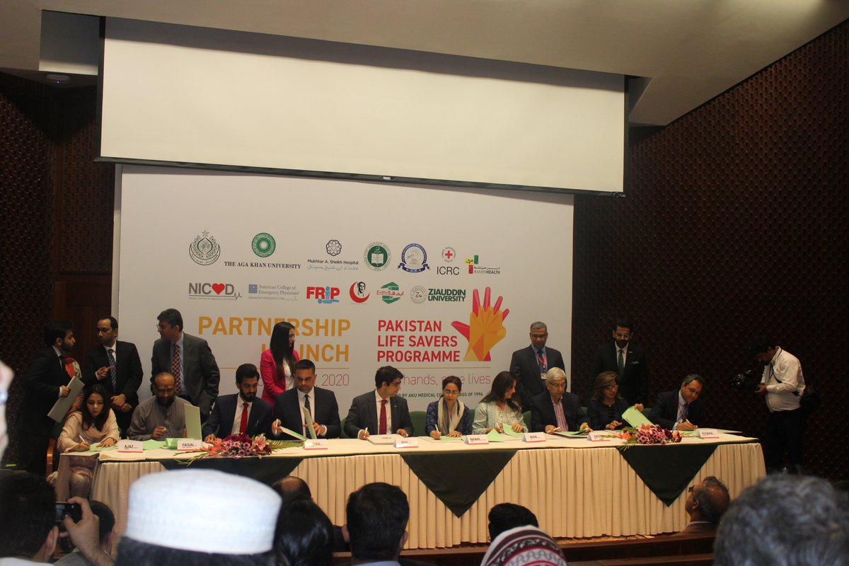 AdilHaiderMD's tweet photo. HISTORY IN THE MAKING: Thankful to all our partners who have united for this nationwide movement. Lets join hands to save lives!!! #PakistanLifesaversProgramme #PLSPHeroes @AmanFoundation @nicvd_karachi @AKUGlobal @MASHospital @SindhGovt1 and many more!! https://t.co/g0IJLhxgsF