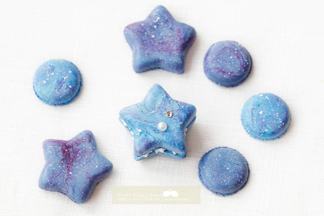 pisces_forest's tweet photo. 【甜點黏土課程】星空馬卡龍
#樹脂粘土 #ミニチュアフード #ミニチュア #ミニチュアパン #スイーツデコ #フェイクスイーツ #粘土 #handmade #sweetsdeco #fakesweets #clay #sweetsclay #手作 #黏土 #麵包黏土 #樹脂黏土 #て作り #ハンドメイド
#クレイ #ハンドメイドアクセサリー #polymerclay https://t.co/Jf6lONcXSp