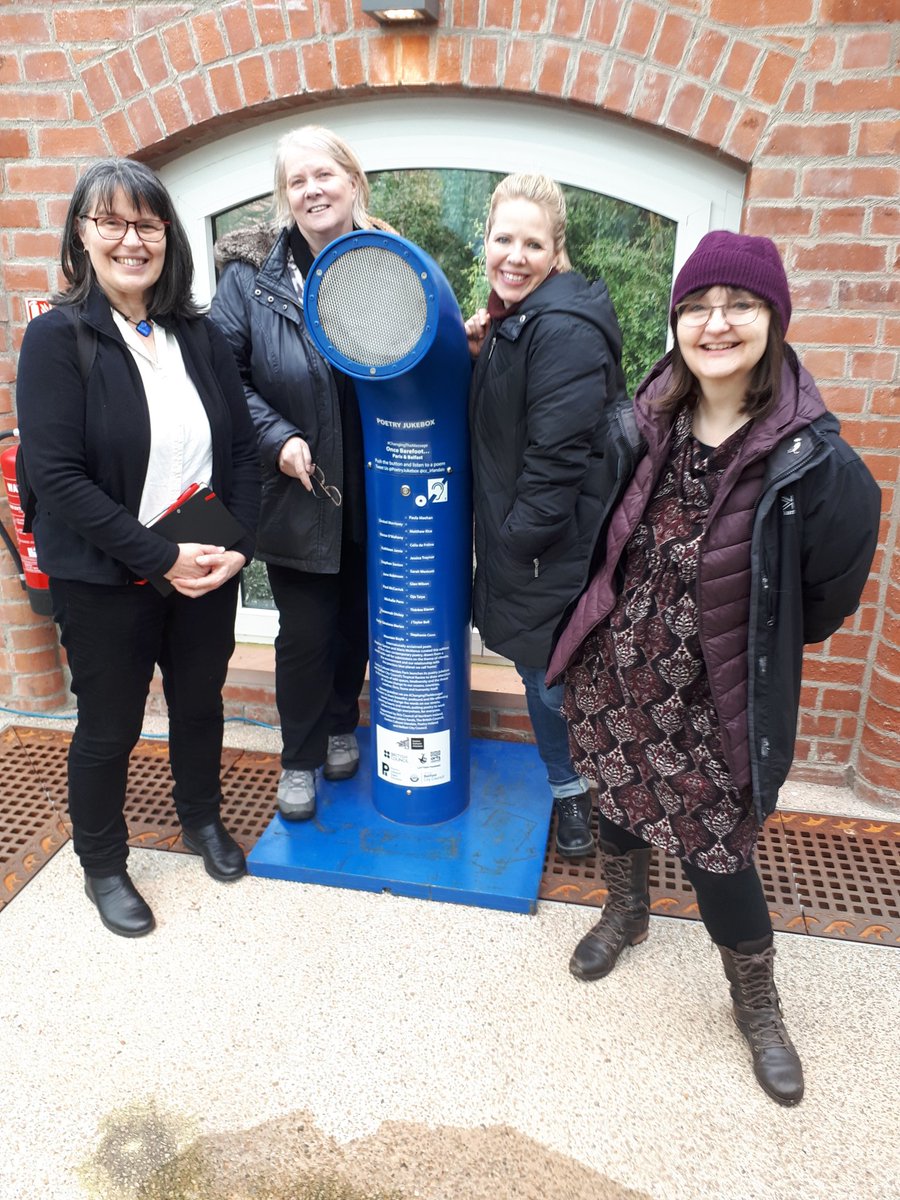 #PoetryJukeBox in #TropicalRavine #Belfast
#CFCBelfast #CreativeWriters
What else to do on a wet Saturday morning #GettingInspired @Nessao @StephanieConn2