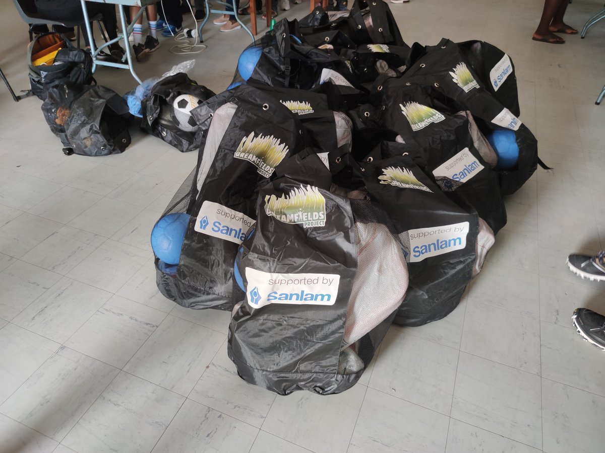 MashavaSilas's tweet image. What a productive day with the coaches/educators in Kroonstad. Thanks to @sanlam for the kits. I am proud to be working with a team like Dreamfields ⚽🏆 #SanlamFoundation #DreamfieldsProject #growingfields