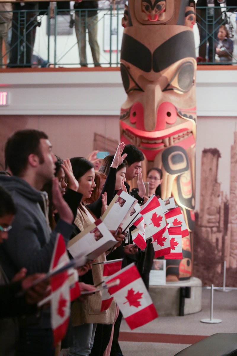 CitImmCanada's tweet image. Today is the 55th anniversary of the #CanadianFlag! It's a symbol that unites 🇨🇦 around the world and reflects our values - diversity, equality and inclusion. Celebrate Flag Day and being a Canadian by reaffirming your citizenship or attending a ceremony. #MyCitizenship
