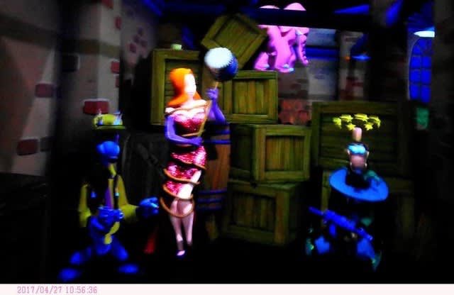 キルゴアさん フェミの方々に繰り返しお聞きしたいんやが ディズニーランドのロジャーラビットのアトラクションに登場するジェシカ ラビットネキとこの高海千歌ちゃん どちらがエロいと思われますかな 子供向けアトラクションで こんな色っぽいキャラ