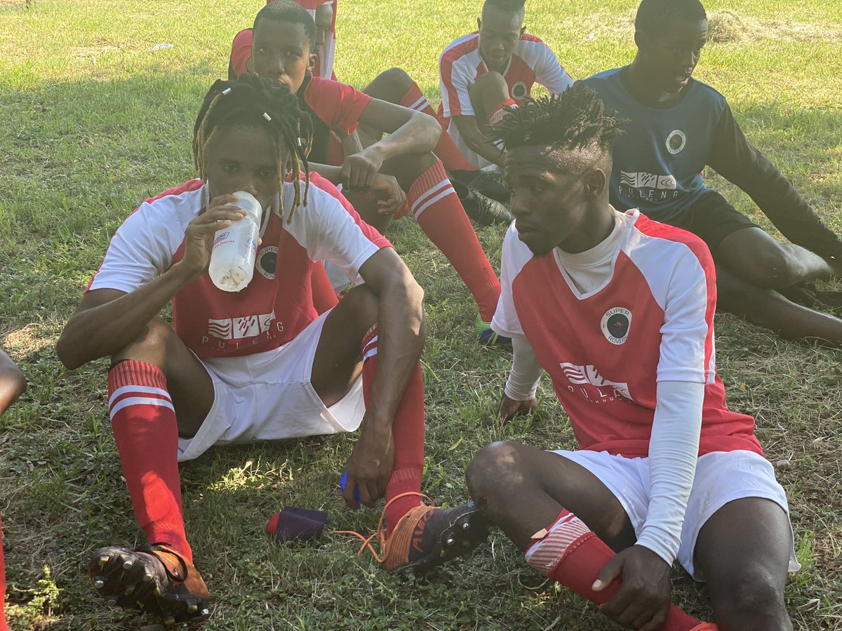 marover2013's tweet photo. Half Time 

Alex Black Poison 1 - 1 Super Rovers https://t.co/5HCT84N28T
