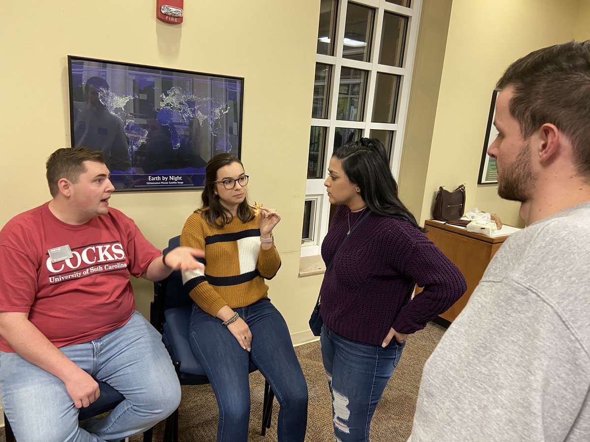 UofSC_SPA's tweet photo. Thank you to everyone who joined #UofSCSPA for our pizza 🍕 social in @UofSCGreenQuad last night for #GARP2020! #uofsc #uofschesa https://t.co/JZddm27ZYG