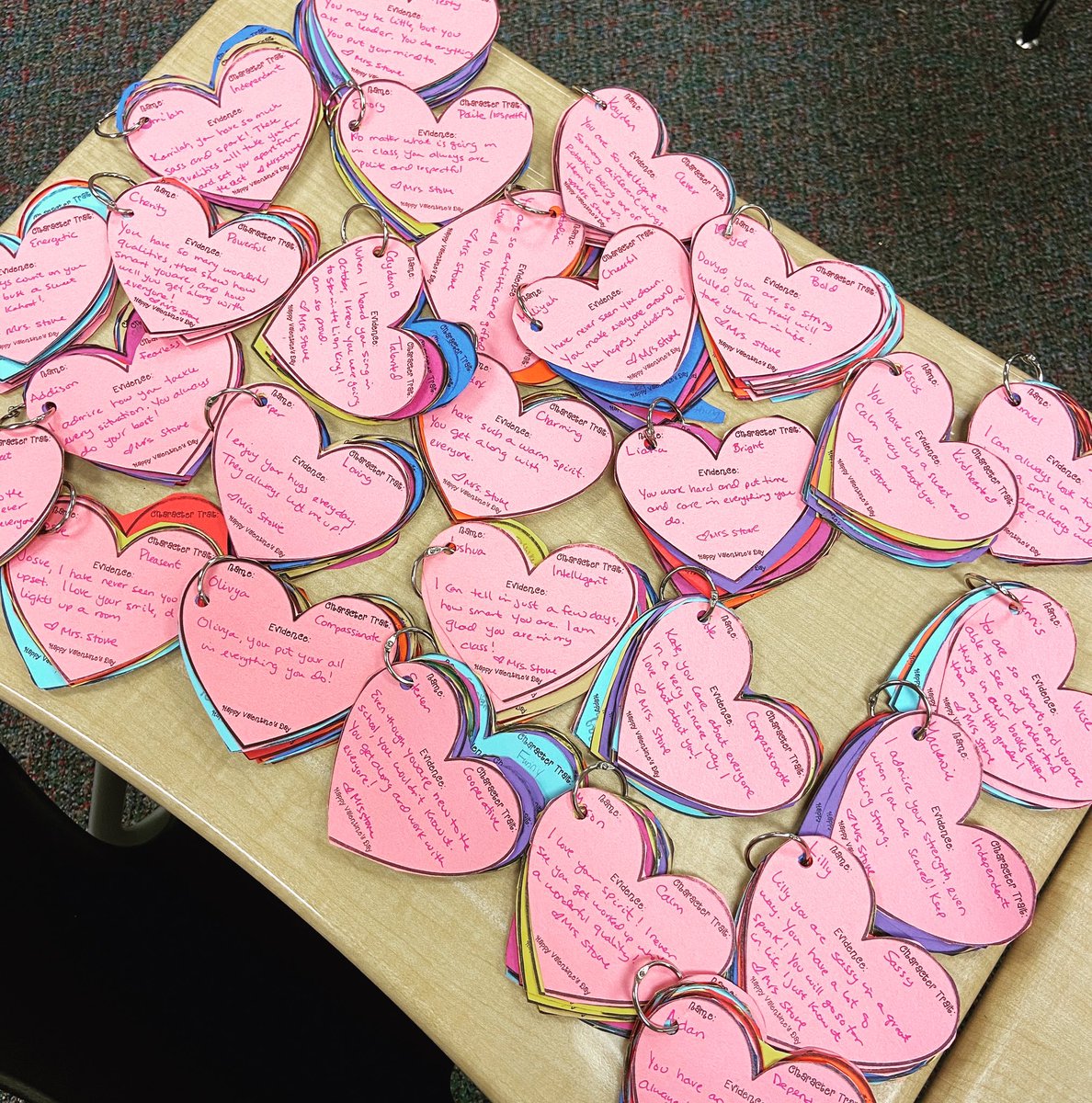 studentofedu's tweet photo. 28 messages of affirmation, from 27 students 👦🏽👩🏻🧒🏽👦🏻👧🏾👩🏼 and their teacher👩🏽🏫, with the evidence to support. Speak light and positivity into young hearts and minds. I love how they are able to see the good in each other. #happyvalentinesday❤️ #laboroflove #patriotsstem #redhawks https://t.co/zcrKXpXwJE