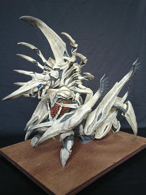 #神が降りてきたと思った自賛工作

【マザー・レギオン】
今までやってきたことの集大成的な作品だと思う。 