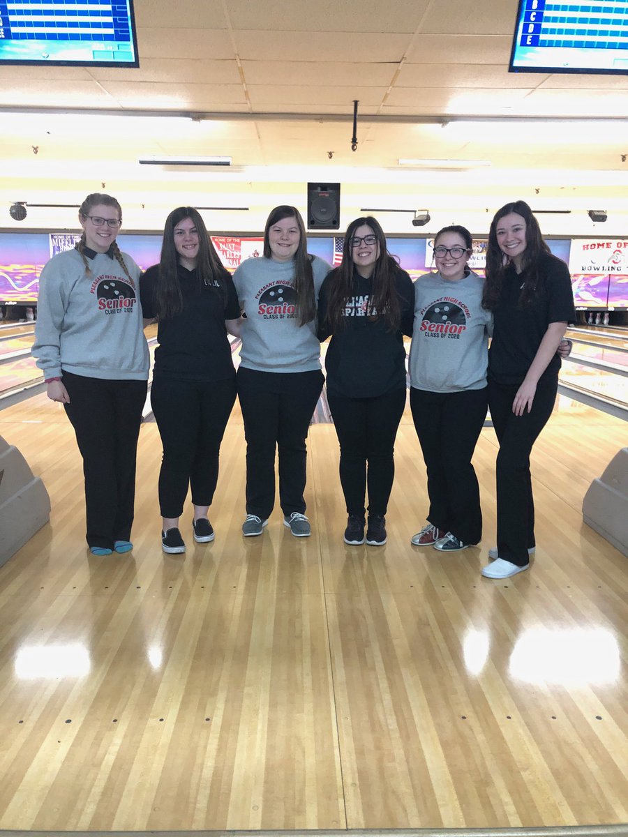 It’s the girls turn!  Sectionals, here we go!✌🏽❤️🎳