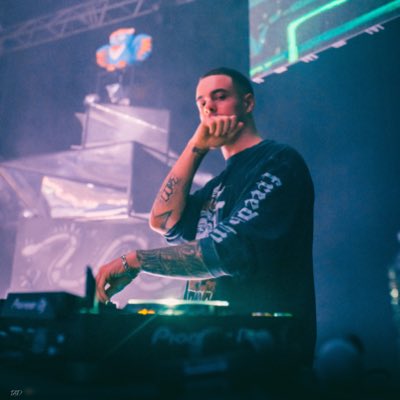 comahlive's tweet image. #NouvellePhotoDeProfil