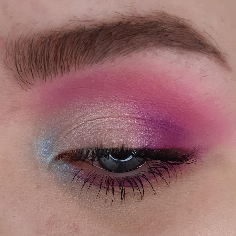 Mam tu troszkę większe zasiegi i chce sie podzielić makijazami mojej siostry, jakbyscie chcieli możecie dac jej follow na ig @/zolda_cosmetics 
Będę tez bardzo wdzięczny za RT dla zasięgu 💕