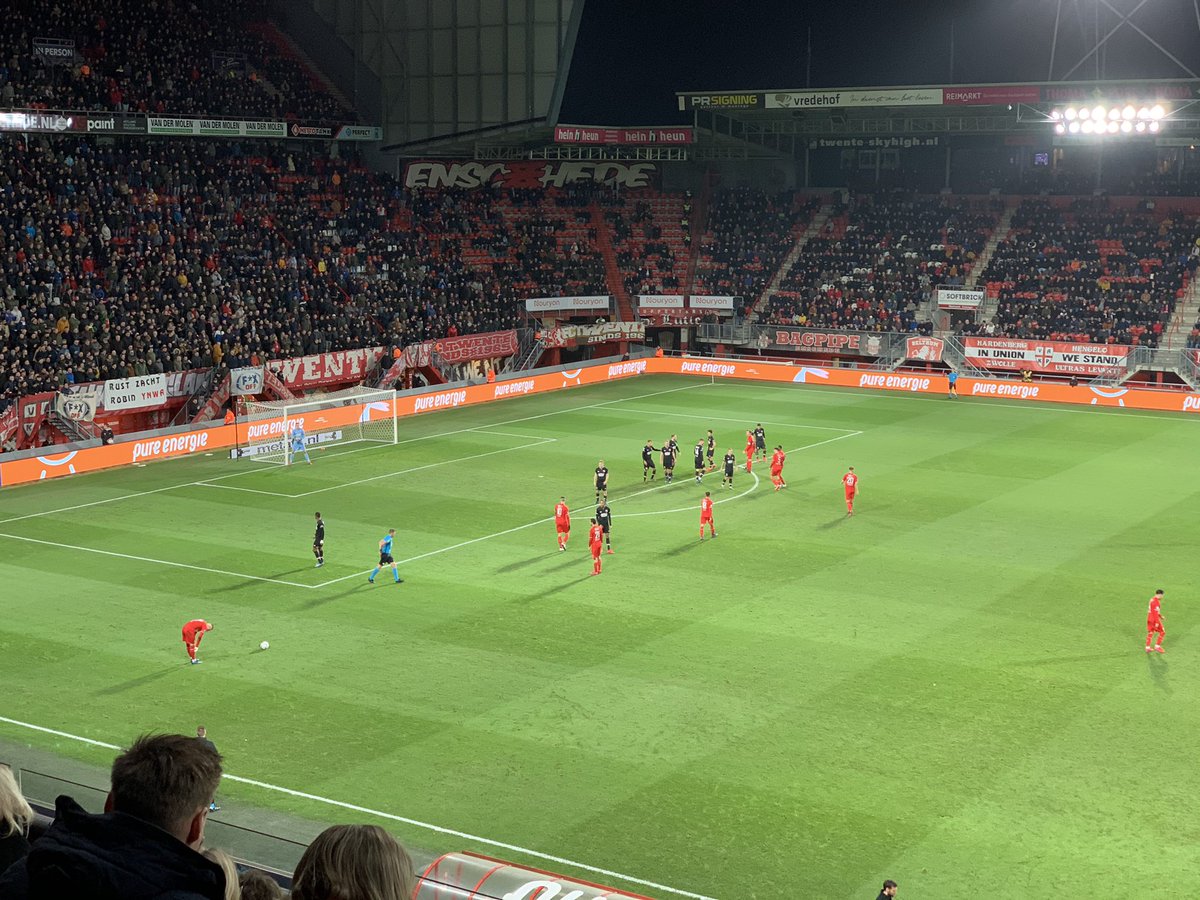 Eindelijk! Weer eens een goede wedstrijd van <a href="/fctwente/">FC Twente</a> - prachtige eerste helft; de wederopstanding van een team - mooi mee te maken