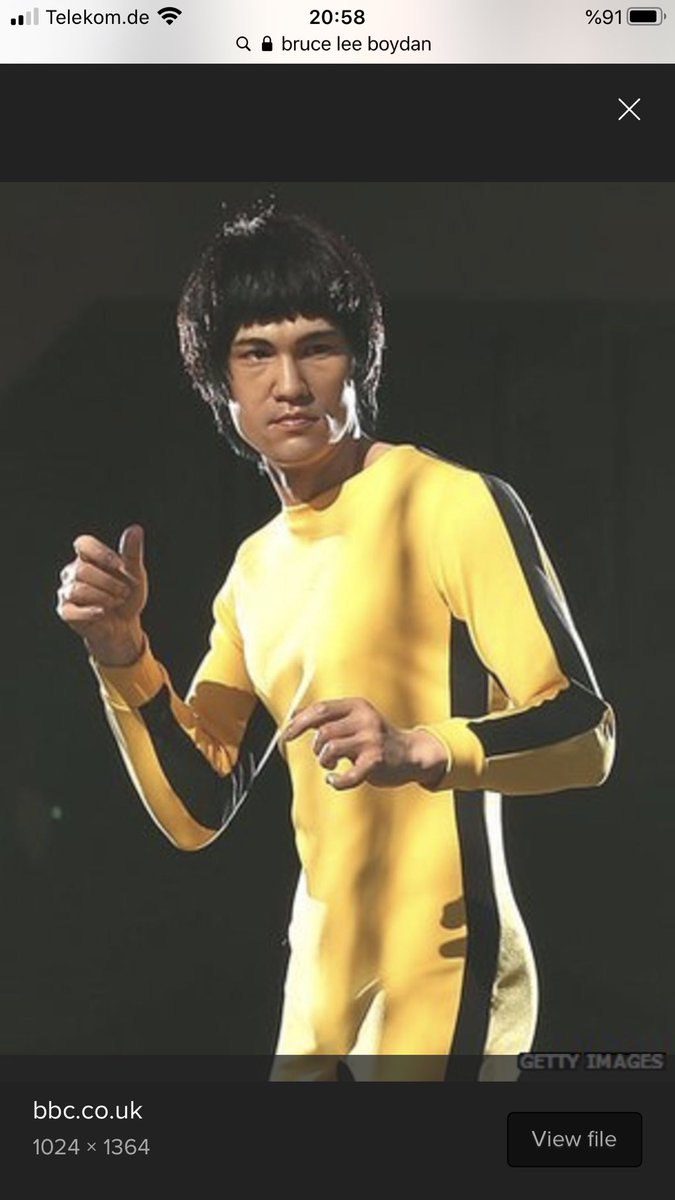 Bruce lee костюм. Bruce lee кеды. брюс ли в желтом. брюс ли в желтом спортивном костюме. брюс ли в желтом костюме фильм.