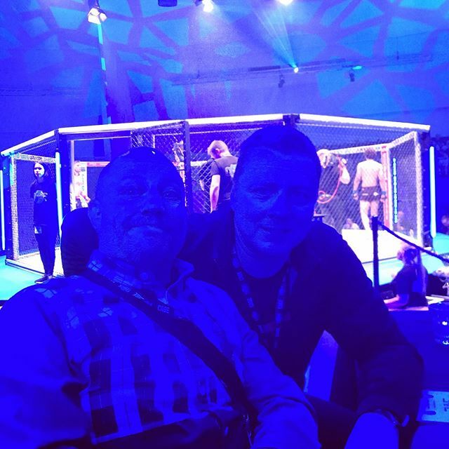 SaariluomaJaska's tweet photo. Under the blue light. #cage50 @cagemmafin https://t.co/84pFy3Az3S https://t.co/wtik62roKi