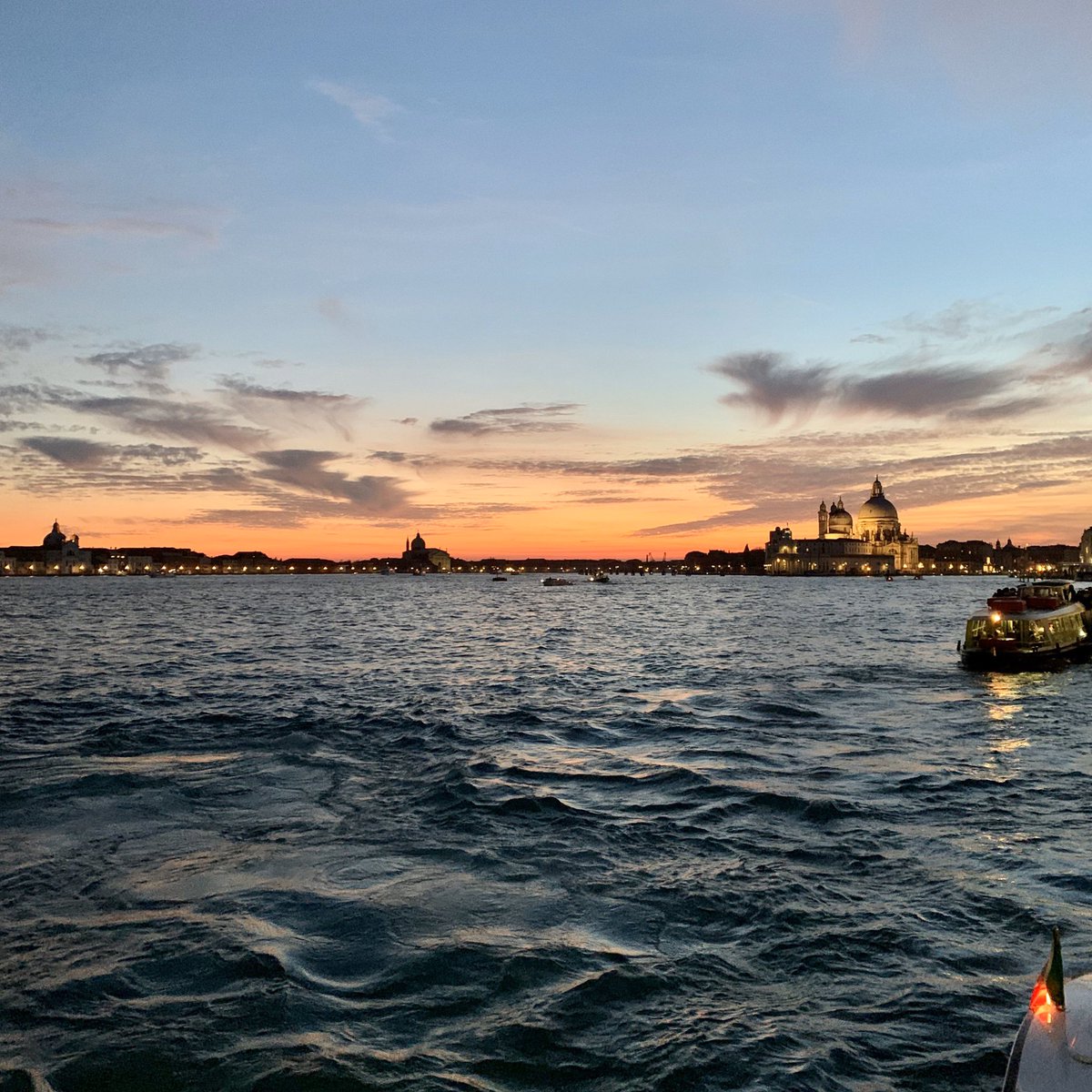folkitaly's tweet photo. Tramonto veneziano https://t.co/TVYEkImmMU