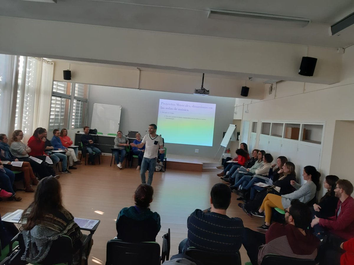 Moltes gràcies Antonio Domingo <a href="/_antoniodomingo/">antonio domingo</a>  per compartir i eser amb nosaltres aquest cap de setmana!! 
Un plaer gaudir de la música amb tu al nostre CEP #formaciónprofesorado