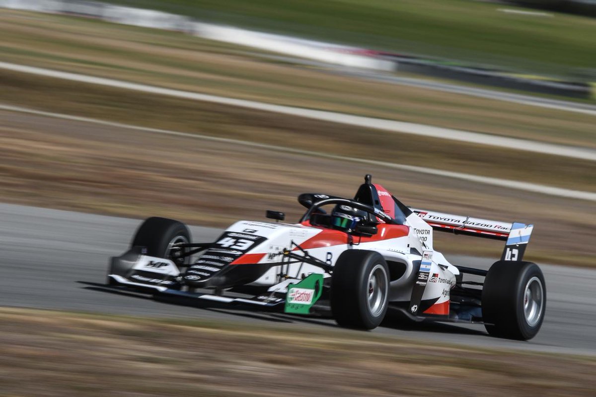 Corazondef1's tweet image. #CastrolToyotaRacingSeries 
#Manfeild 🇳🇿
Bandera verde comienza la clasificacion 2 que definirá la grilla del Gran Premio ( Carrera 3 )
Vamos por una vuelta @FranColapinto 🇦🇷
