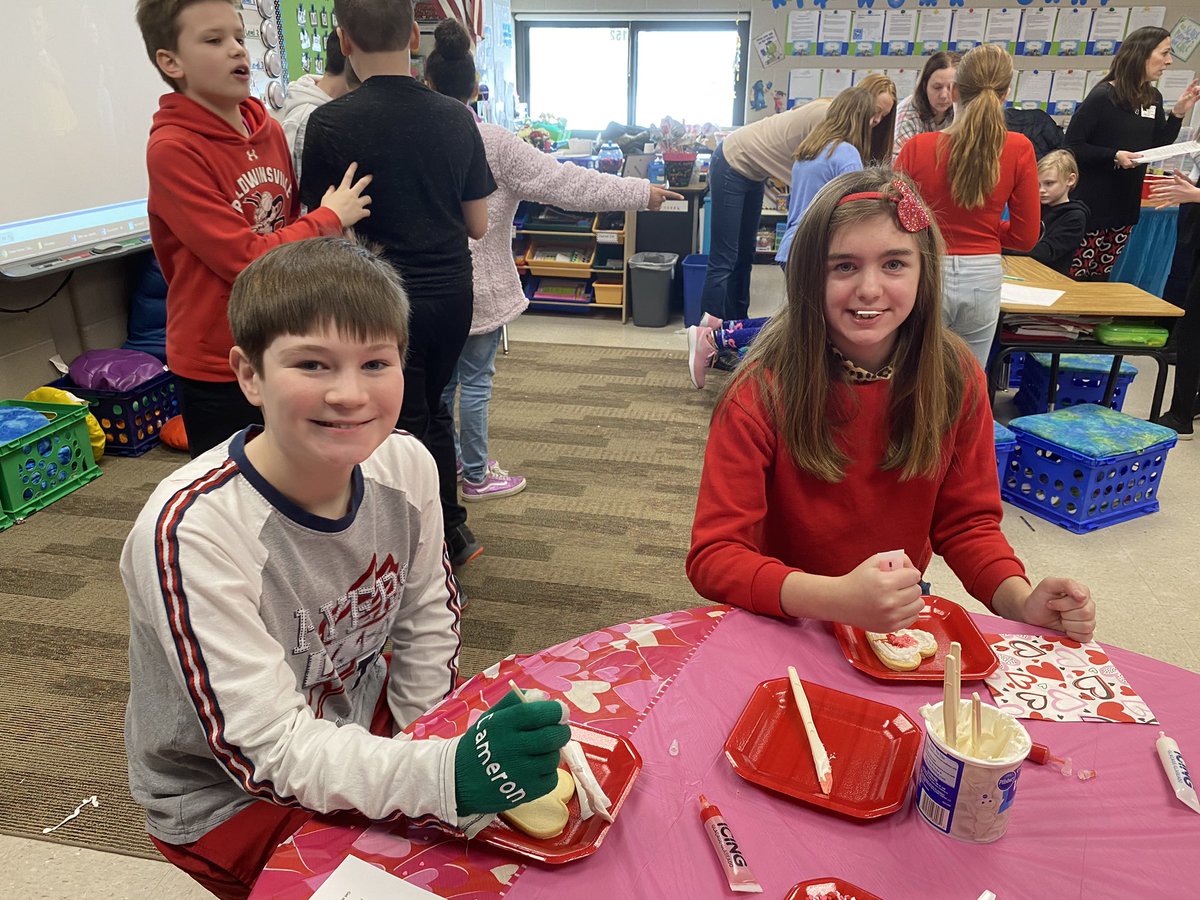 christie_sperry's tweet photo. Our Valentine’s Day party. #academicstations #funstations #othermonstersmatter @BCSDBEES https://t.co/kDx5hSQUu0