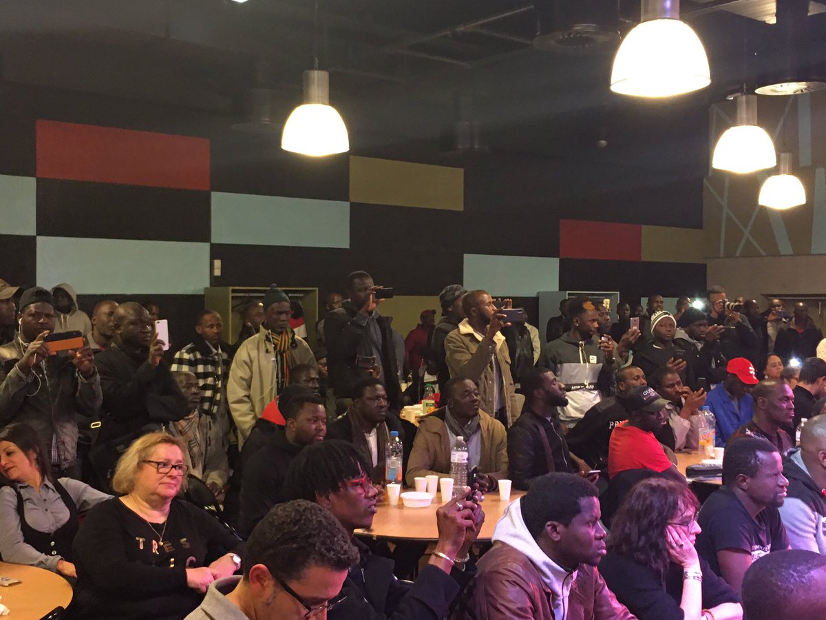 PhilippeCar's tweet photo. Bonheur et fierté partagés ce soir à @POLEAlfortville aux cÎtés de tous les travailleurs #Chronospost et de leurs soutiens syndicaux, politiques et associatifs à #Alfortville ! https://t.co/HiAL4wJZt4
