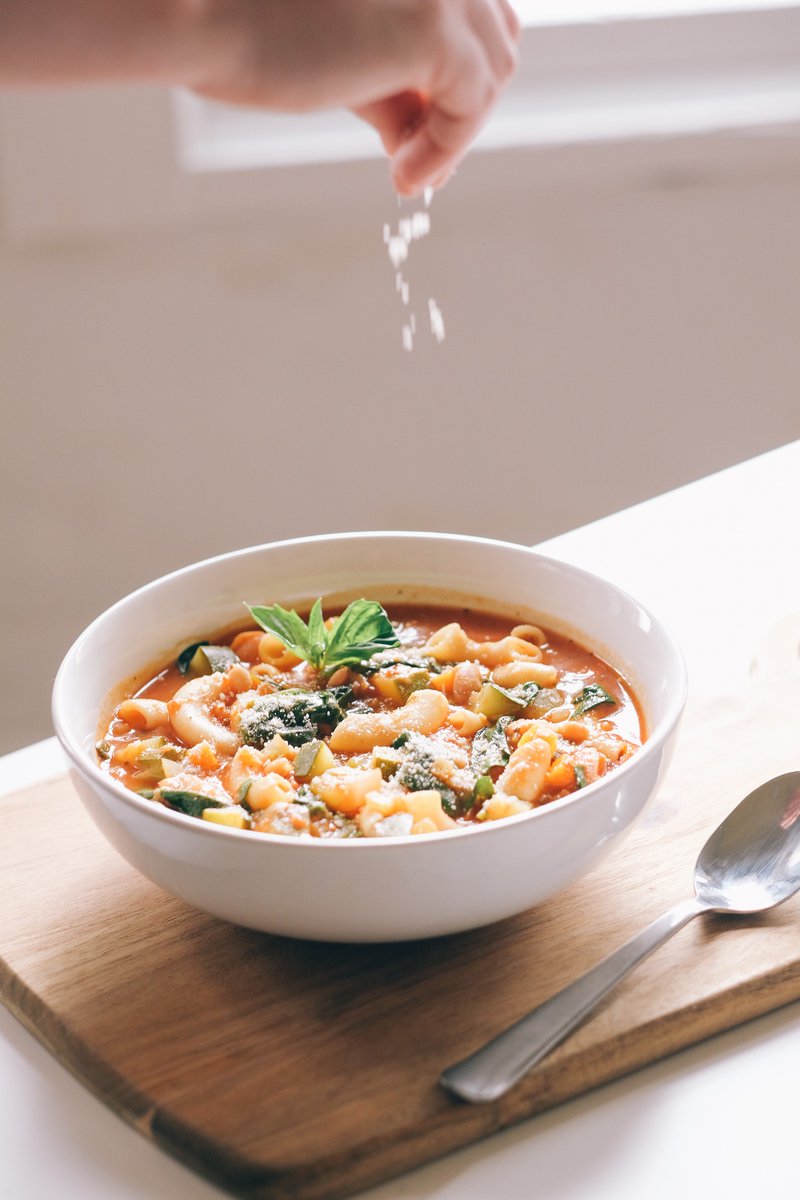 eat_fix's tweet photo. We smell new meals coming from the #EatFIX kitchen. Check back tomorrow for something delicious ππ₯ https://t.co/GPsAlUmefN