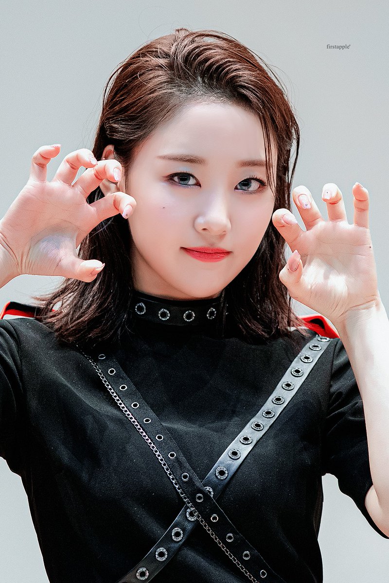 FirstApple_'s tweet photo. #이달의소녀 #이달소 #loonatheworld #LOONA #이브 #Yves #수영
🥰 https://t.co/OcNeKTNbwq