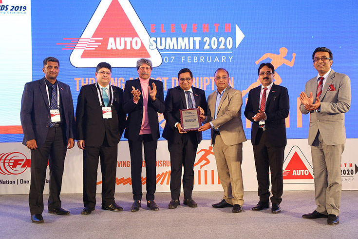 autocarpro's tweet photo. India's Federation of Automobile Dealers Association (FADA) recognises &amp; awards the best-performing dealerships in 2019 across vehicle segments; Kapil Dev, the guest of honour, presented the awards at a glittering Awards Nite. Full Winners List &amp; Pictures https://t.co/vtYlspo6g9 https://t.co/K6XHDNujdW