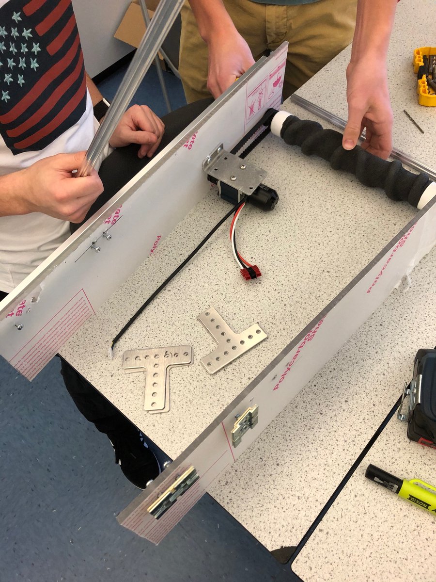 RamBotsLSA's tweet image. Still working on a Saturday!! 🤖😁