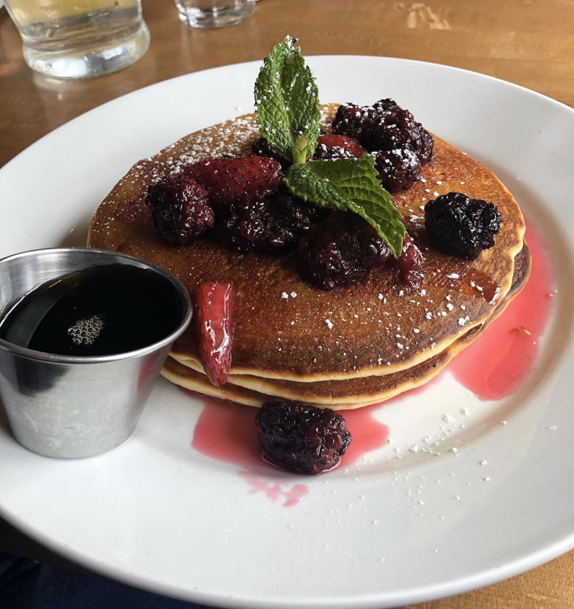 PhebesNYC's tweet photo. Deciding where to go for a berry nice brunch? That’s a (pan)cake walk... 📷: @nycparsonsfoodie https://t.co/mamuL9BNta