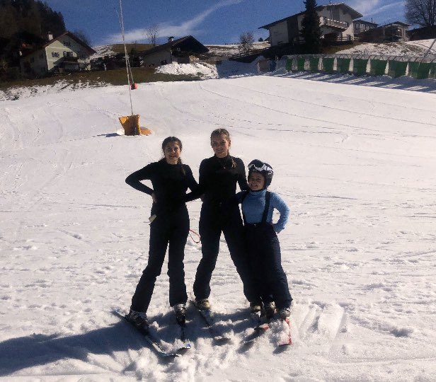 BCHSPE's tweet photo. Ski Squad Day 1: #bchsskitrip2020 #lovebchs #lifeatosborne β·πΏ https://t.co/TsLbmogyDy