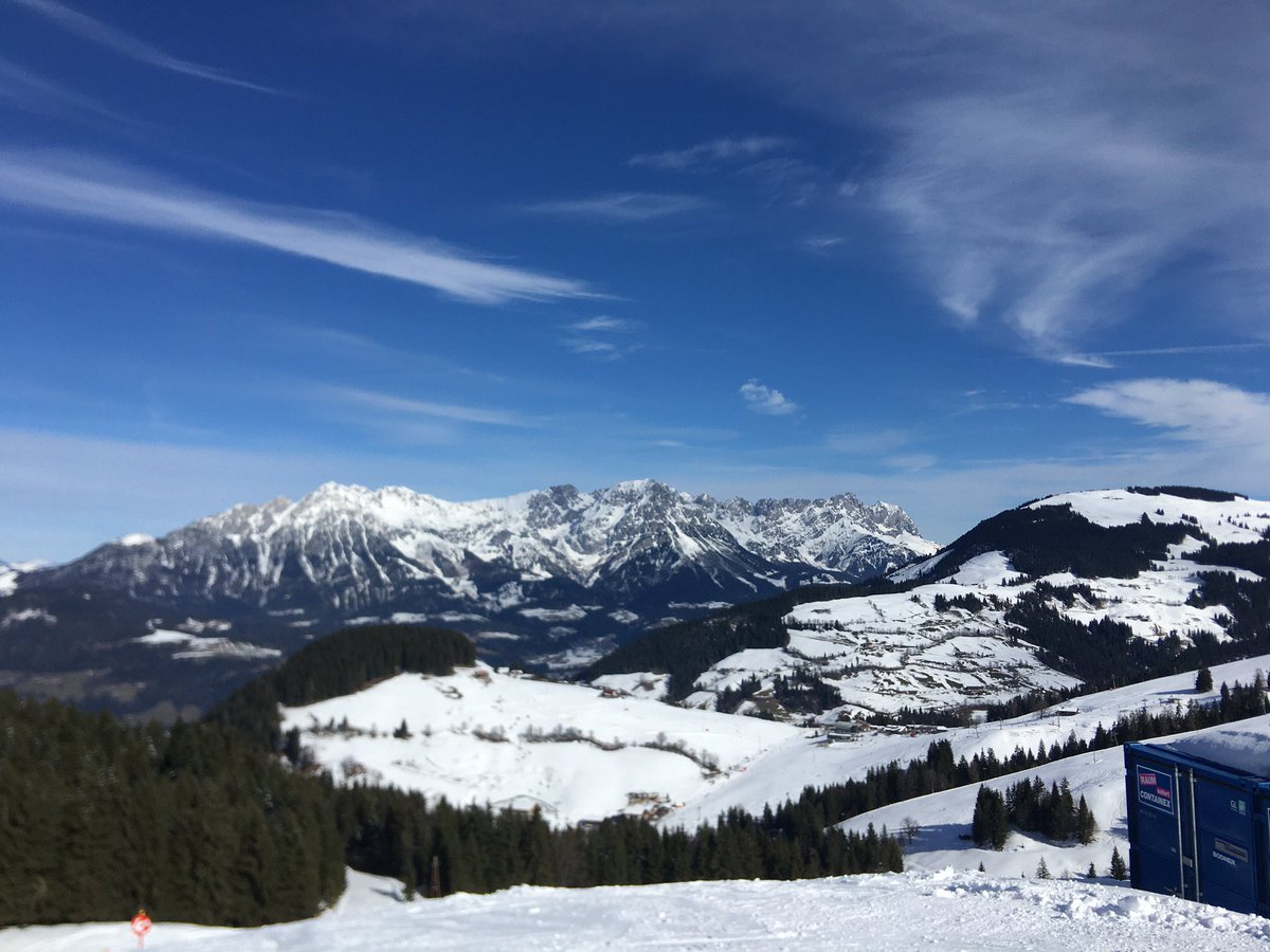 BCHSPE's tweet photo. Ski Squad Day 1: #bchsskitrip2020 #lovebchs #lifeatosborne β·πΏ https://t.co/TsLbmogyDy
