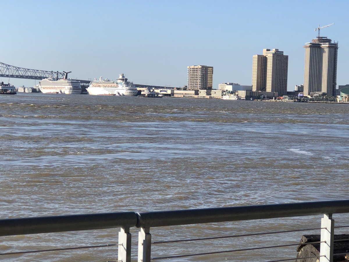 SamBugarsky's tweet photo. morning long run in New Orleans today on the trail along the Mississippi  #krewe https://t.co/ZrJsRxf4nv