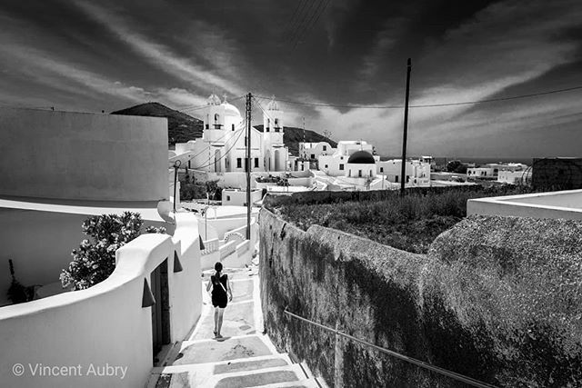 Santorini Walk
.
.
#santorini
#santoriniisland
#visitsantorini
#santoriniphotographer
#santorinisunset
#santorinisecrets
#unlimitedgreece
#loves_greece
#bnw_rose #bnw_focus_on #noiretblanc #bw_fotooftheday #bw_lover  #simply_noir_blanc #love_bnw #bnw_pla… ift.tt/2vCTBnO