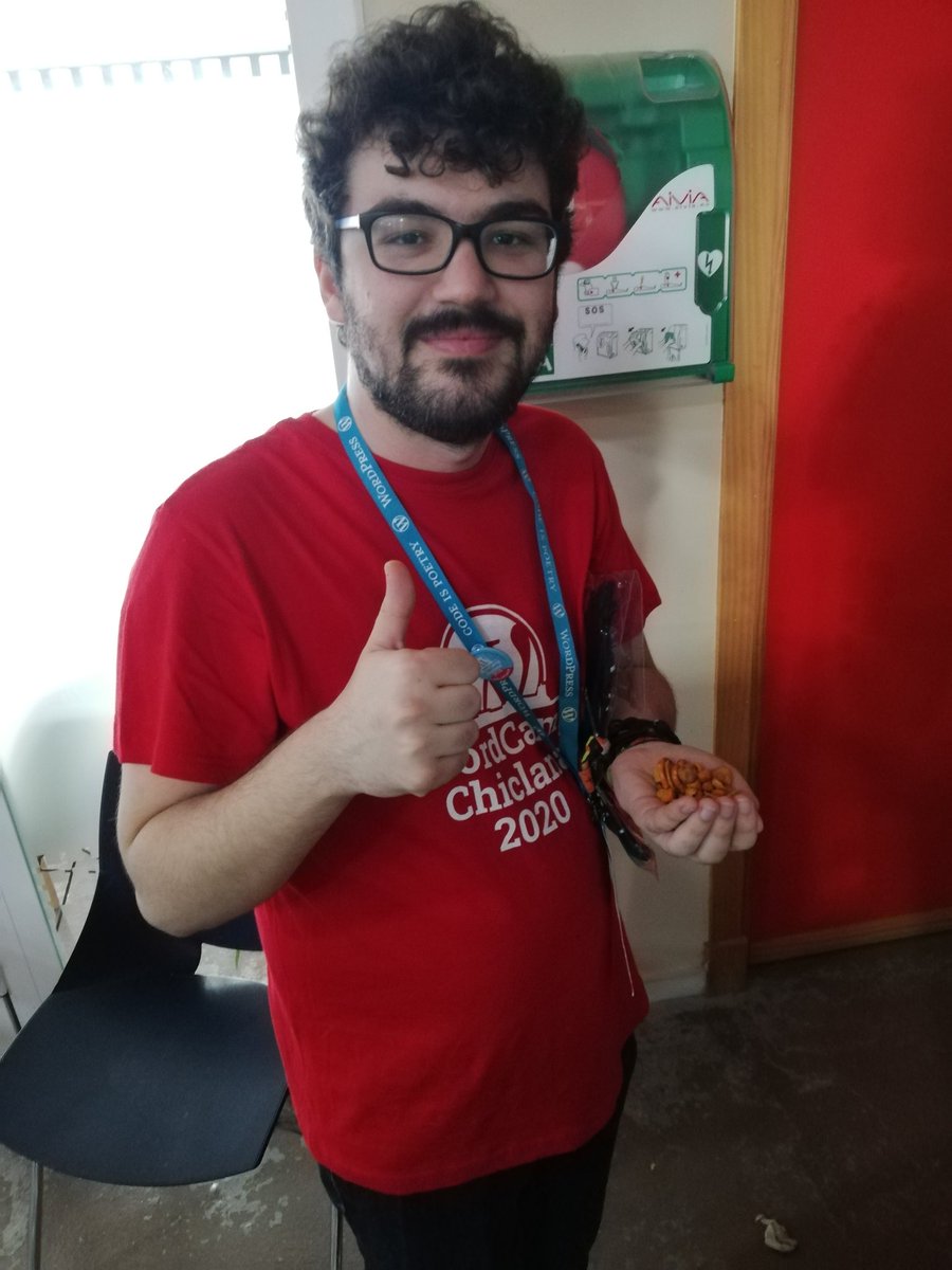 Oye <a href="/WCChiclana/">Last Dance WC Chiclana</a>, este señor sólo hace comer y "hacer monólogos". Que alguien se lo lleve por favor.

<a href="/DarValVal/">Darío Valenzuela</a>

#WCChiclana