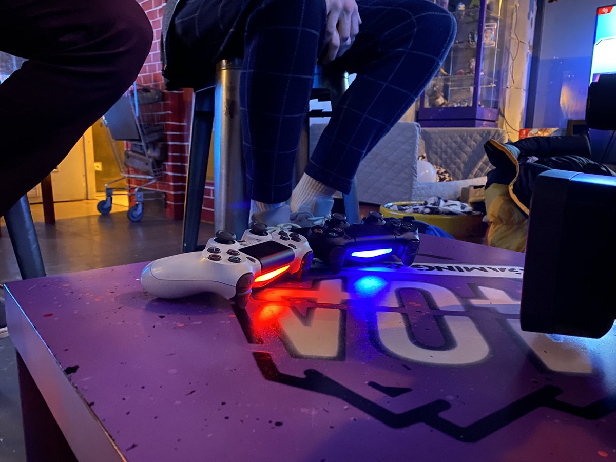 FCGEsports's tweet photo. [PRESSE]
Aujourd’hui, deuxième partie du tournage avec @teleGrenoble au @404GamingDrinks !
En attendant de vous montrer le reportage, quelques photos 🔴🔵 https://t.co/RDCoyU4VGA