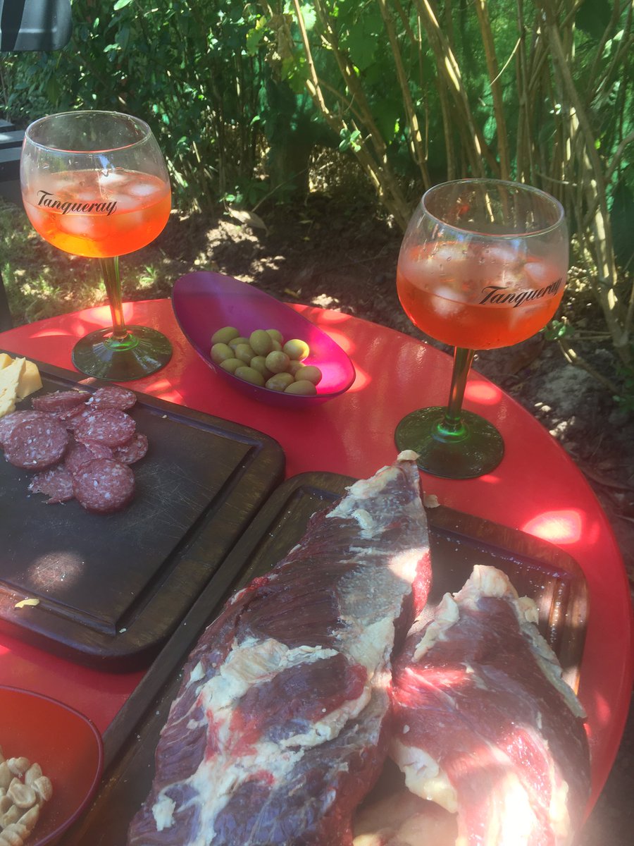 martinpardo77's tweet photo. No deje de votar relevante #compulsa ... Así los leo @Aperol_Spritz 🍹🙌👇🏻 https://t.co/Na4bCsdNMa