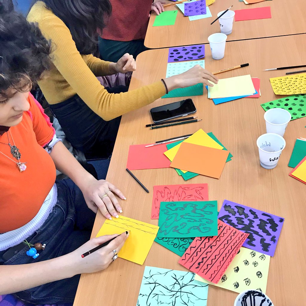 HelloHoxton's tweet image. #TheShoreditchLibraryPrintWorkshop came to life today with @oomkzine wrapping paper workshop. Participants created their own patterns using Indian ink and explored @hackneylibs #ShoreditchLibrary collection to create brightly coloured repeated designs #PEERintheLibrary