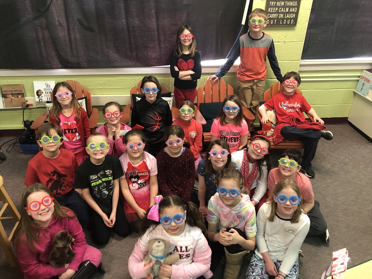 napper2hamel's tweet photo. So much fun in third grade!!!#SESational https://t.co/cGpxrHcXM8